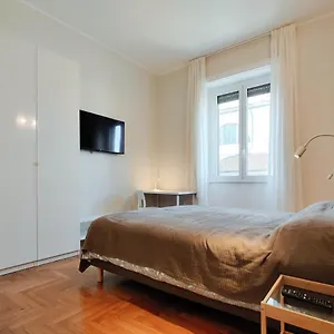 https://downtown-apartment-merlo.it-lombardy.com